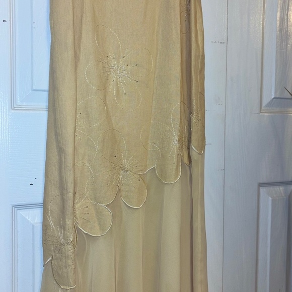Plaza collection size 10 beautiful yellow long maxi dress - Picture 3 of 10